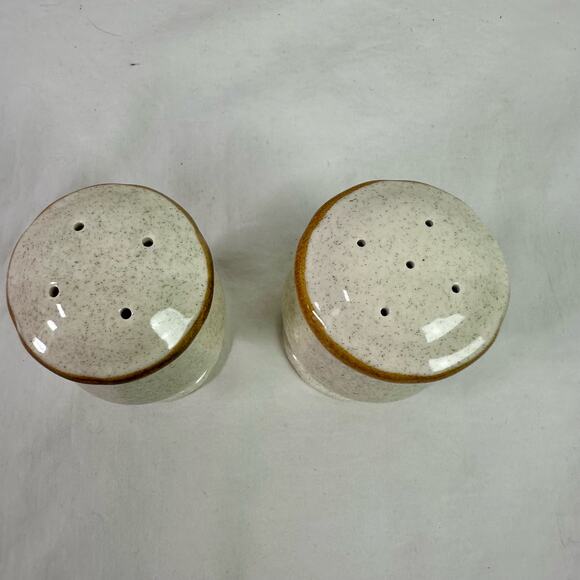 Mikasa VTG Stoneware Pedestal Style Salt and Pepper Shakers With Plugs 1970s - Picture 3 of 6